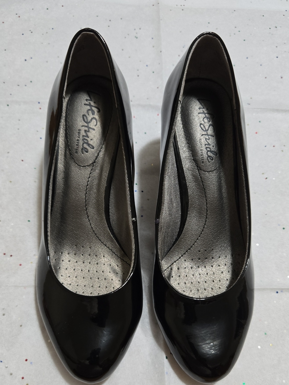 Black Glossy Pointed-Toe Pumps